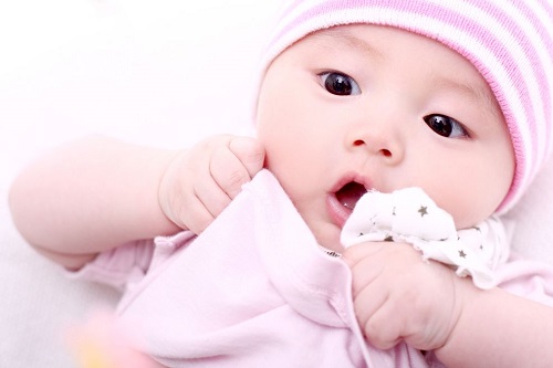 试管婴儿是自己亲生的孩子吗？